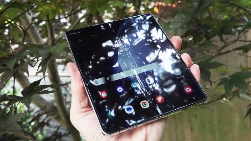 Samsung đang gặp khó khăn với vấn đề vết gấp trên Fold 6 và Flip 6